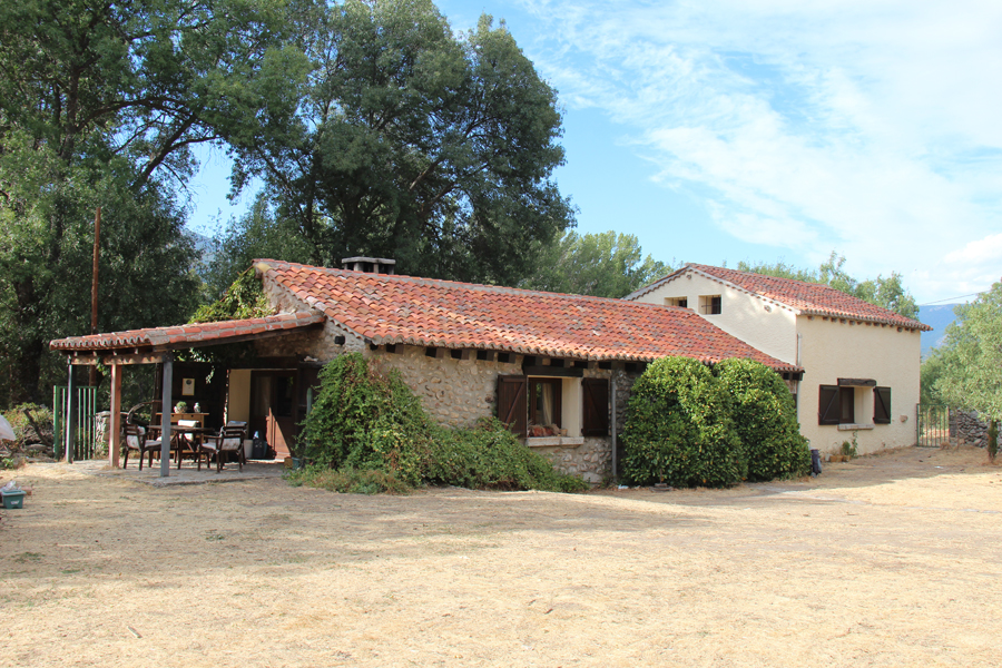 Finca en el parque nacional sierra de Guadarrama, El Molino de las Eras, ocio y actividades conhuerto, y corral de gallinas